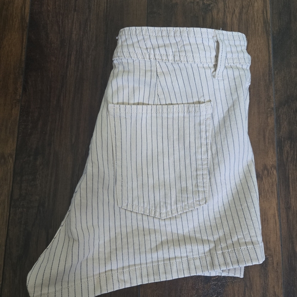 Universal Thread Cream Ribbed High-Rise Shorts - Picture 6 of 6